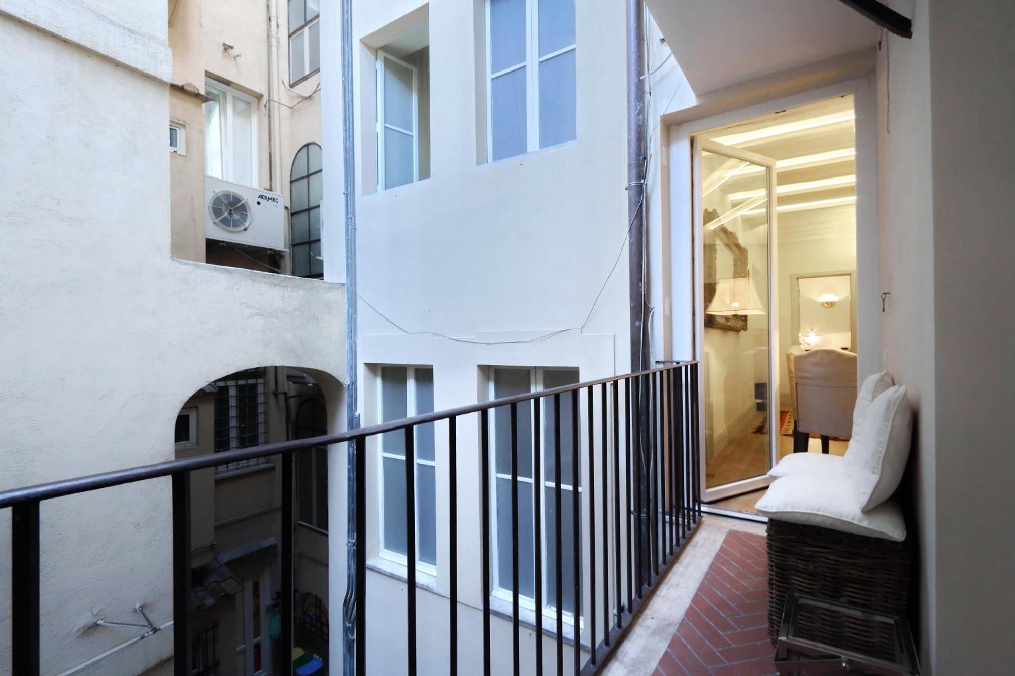 Luxury Charme Between Pantheon And Spanish Steps Рим Екстериор снимка